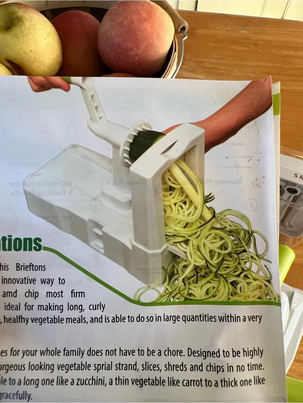 Brieftons 5-Blade Spiralizer Kitchen Tool – White with Green Accents